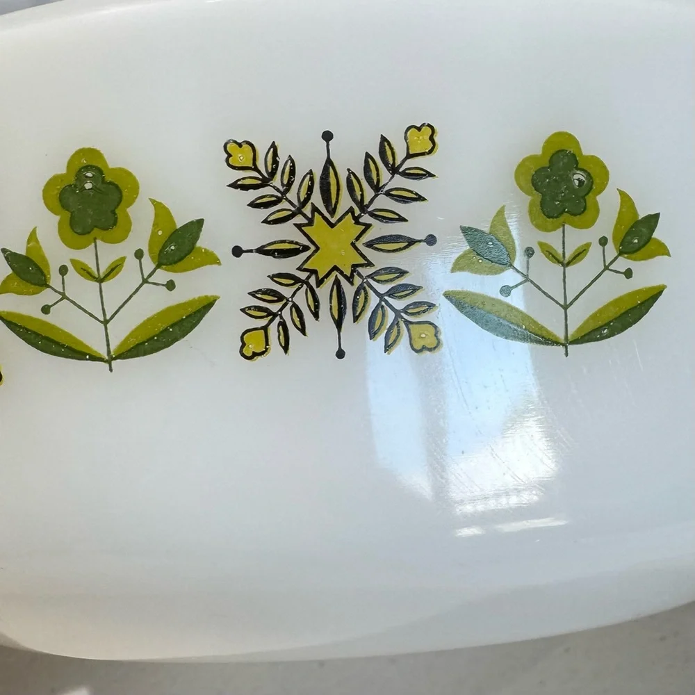 Vintage 70's Anchor Hocking Fire King Meadow Green Pattern 1 Quart Round Dish